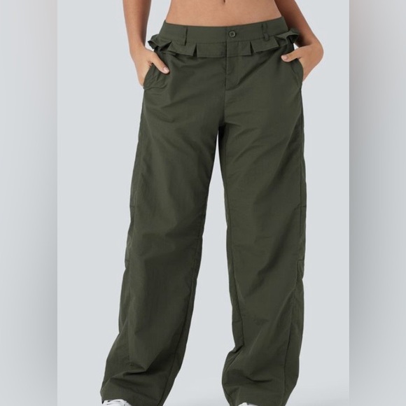 MEDIUM.   HALARA. LOW RISE WATER REPELLENT RUFFLE BARREL LEG PANTS - Picture 5 of 11